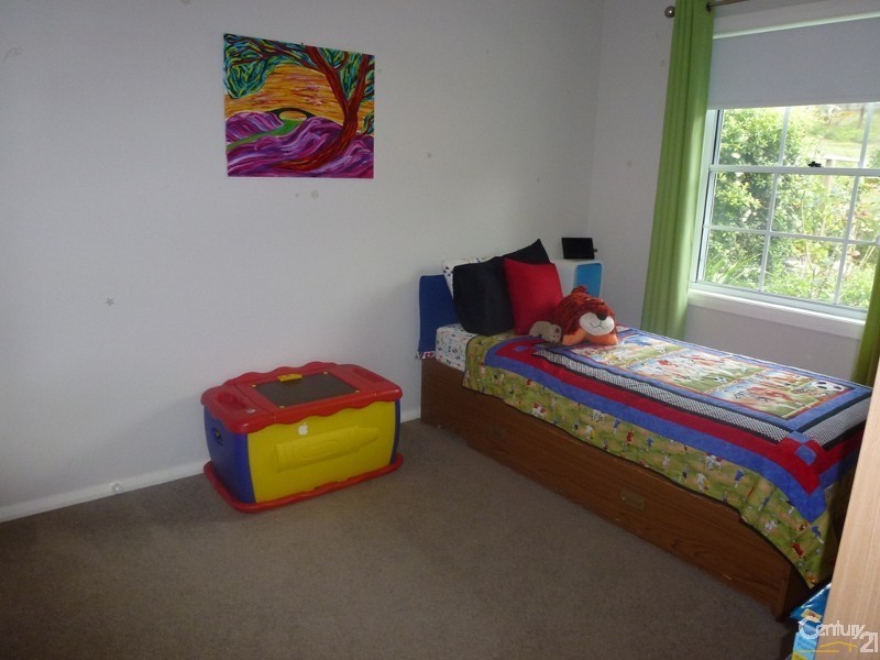 8 Konara Crescent, Fletcher NSW 2287