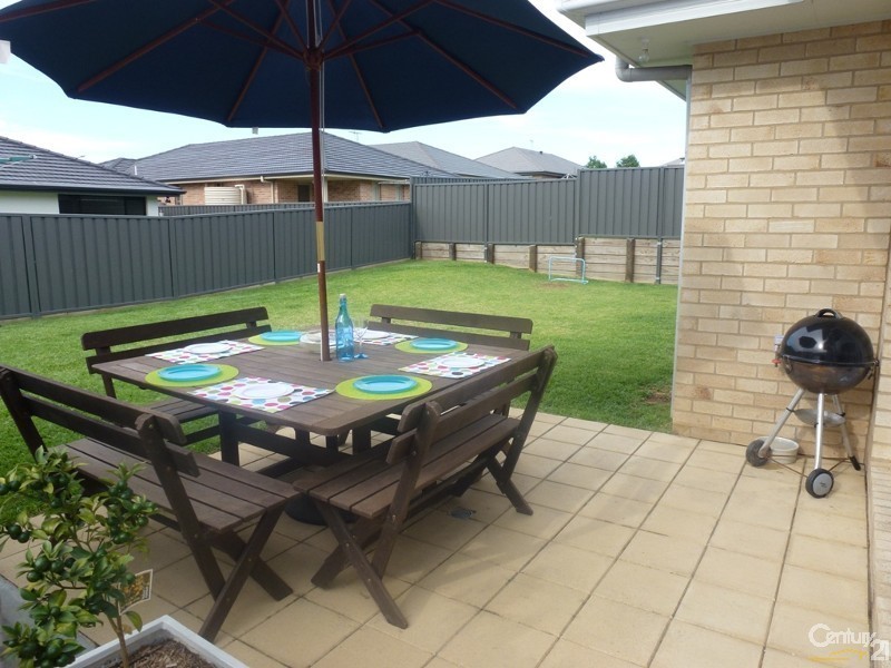 8 Konara Crescent, Fletcher NSW 2287