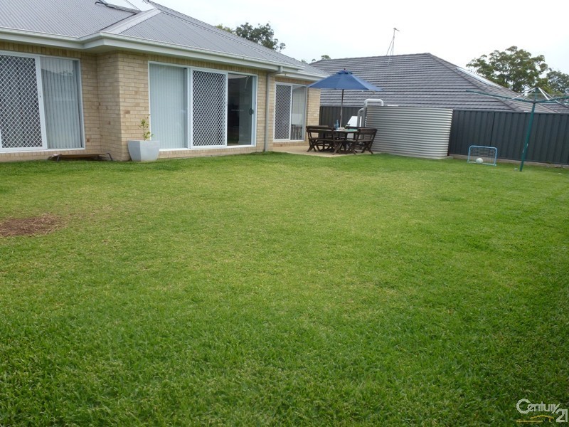 8 Konara Crescent, Fletcher NSW 2287