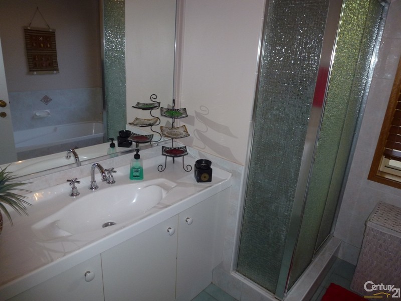 16 Kirkwood Close, Cameron Park NSW 2285