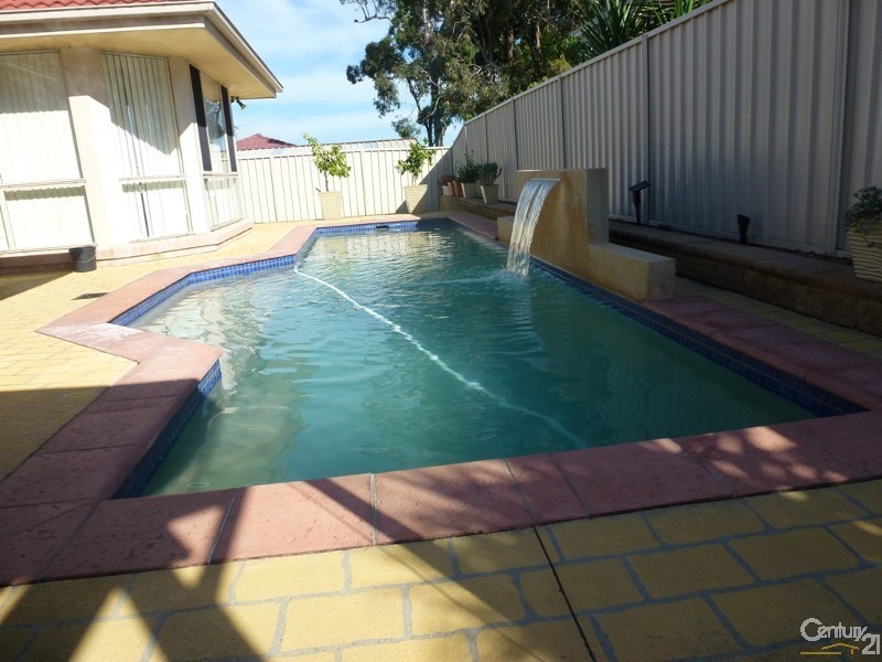 11 Libertas Road, Cameron Park NSW 2285