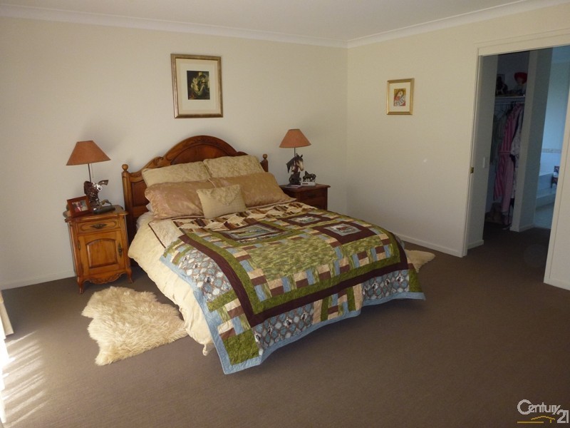 11 Libertas Road, Cameron Park NSW 2285