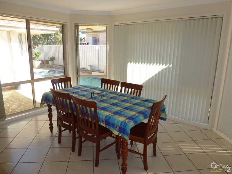 11 Libertas Road, Cameron Park NSW 2285