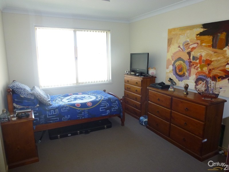 11 Libertas Road, Cameron Park NSW 2285