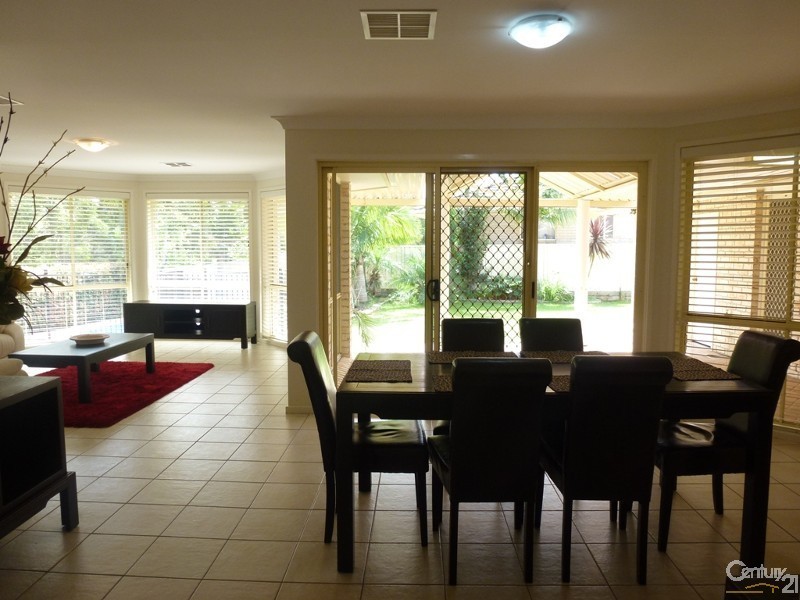 35 Springvale Circuit, Cameron Park NSW 2285