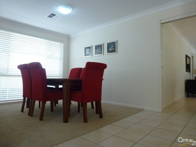 35 Springvale Circuit, Cameron Park NSW 2285