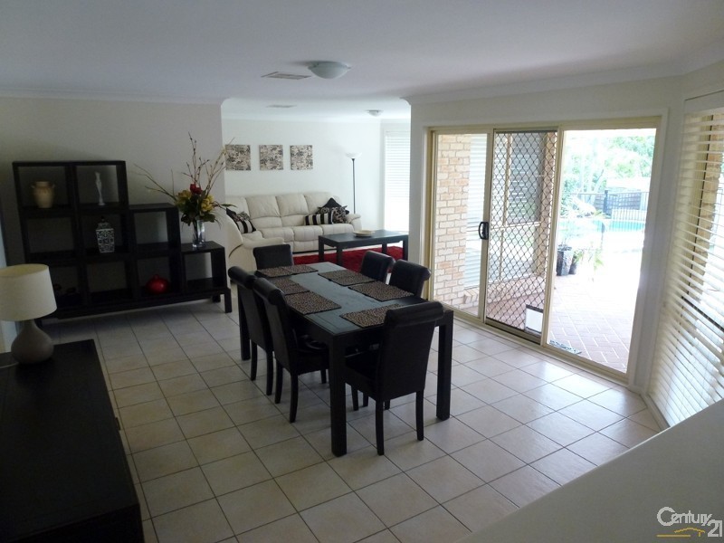 35 Springvale Circuit, Cameron Park NSW 2285