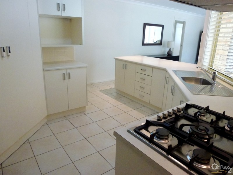 35 Springvale Circuit, Cameron Park NSW 2285