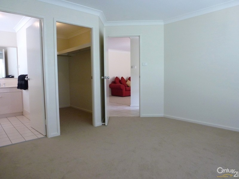 35 Springvale Circuit, Cameron Park NSW 2285