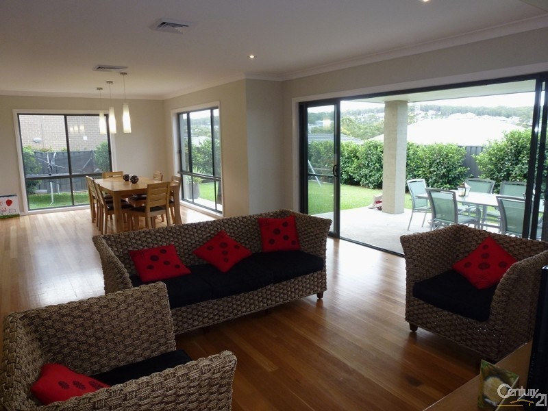 4 Emory Place, Cameron Park NSW 2285