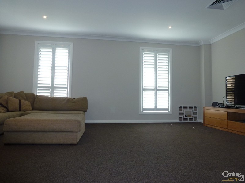 4 Emory Place, Cameron Park NSW 2285