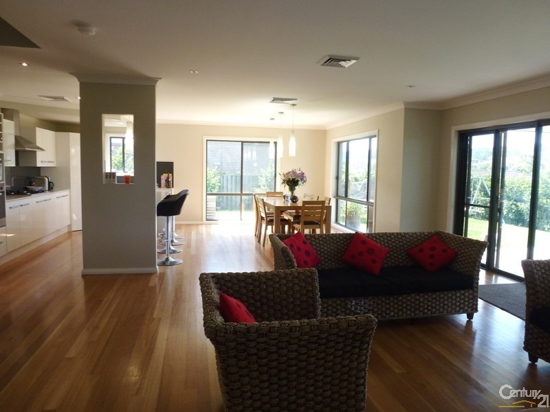 4 Emory Place, Cameron Park NSW 2285