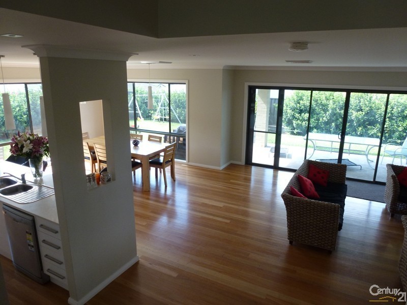 4 Emory Place, Cameron Park NSW 2285