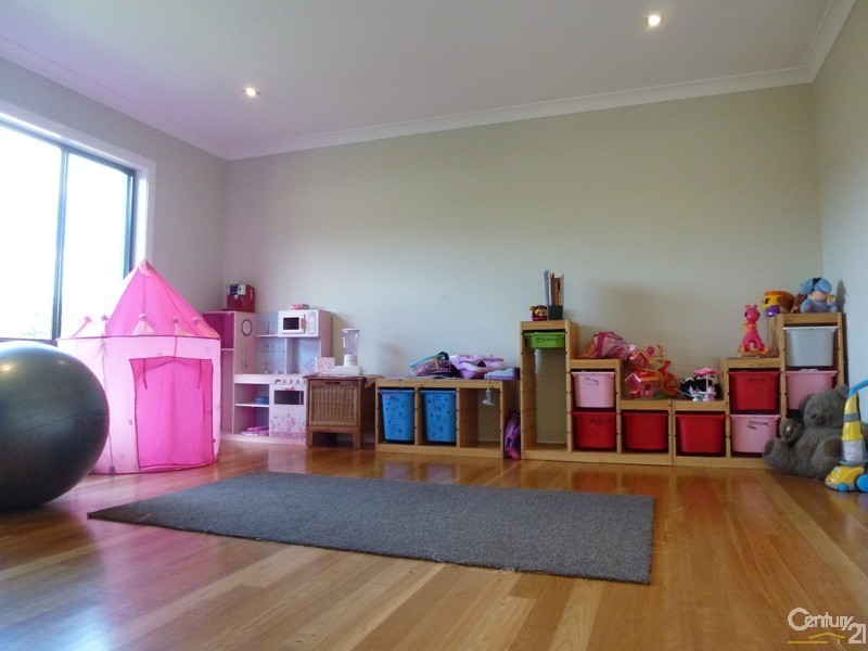 4 Emory Place, Cameron Park NSW 2285