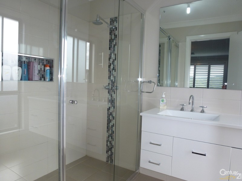 4 Emory Place, Cameron Park NSW 2285