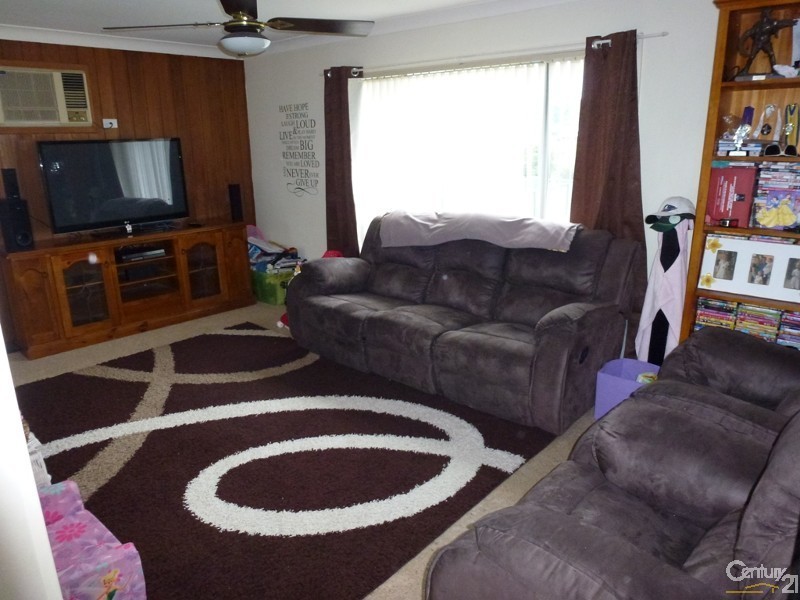 10 Coomalong Close, Holmesville NSW 2286