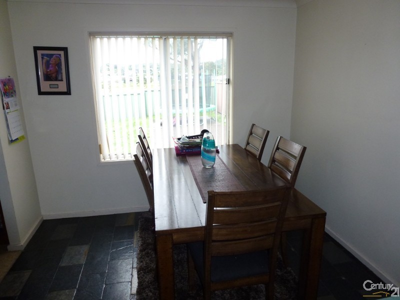 10 Coomalong Close, Holmesville NSW 2286
