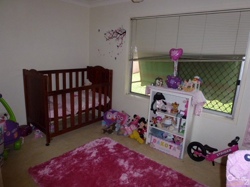 10 Coomalong Close, Holmesville NSW 2286
