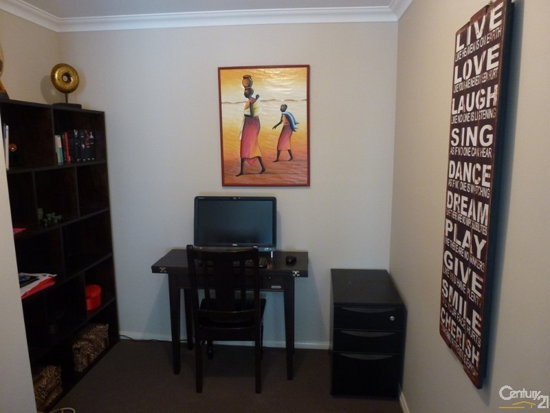 12 Konara Crescent, Fletcher NSW 2287