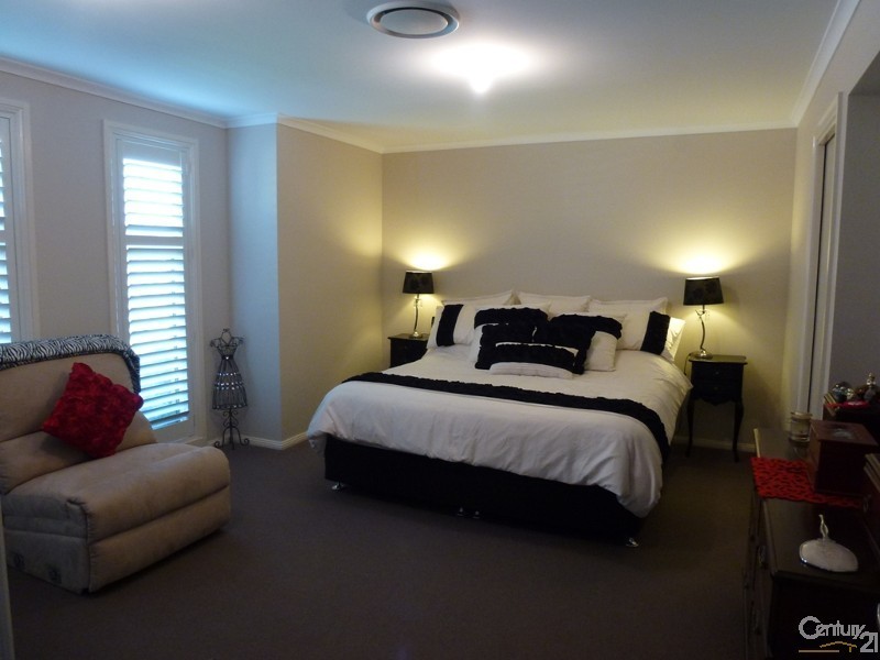 12 Konara Crescent, Fletcher NSW 2287