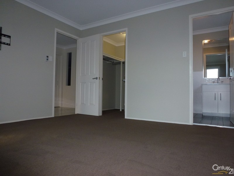 38 Calancra Avenue, Cameron Park NSW 2285