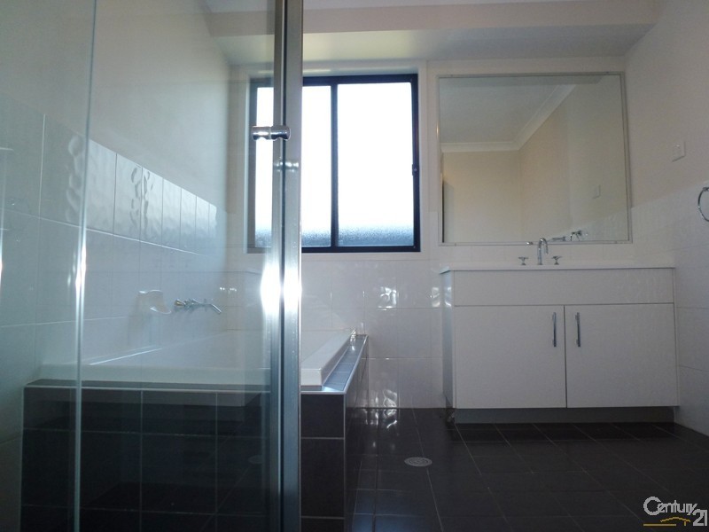 38 Calancra Avenue, Cameron Park NSW 2285