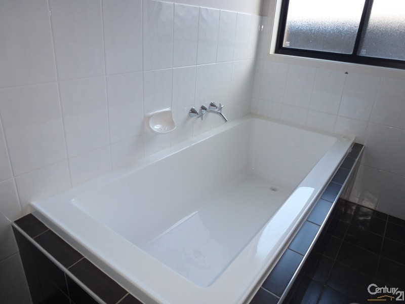 38 Calancra Avenue, Cameron Park NSW 2285