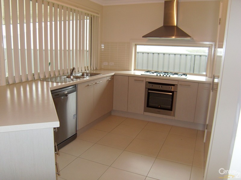 15 Graysynd Circuit, Cameron Park NSW 2285