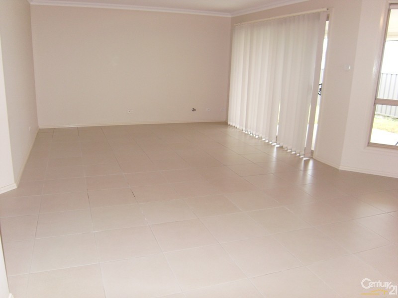 15 Graysynd Circuit, Cameron Park NSW 2285