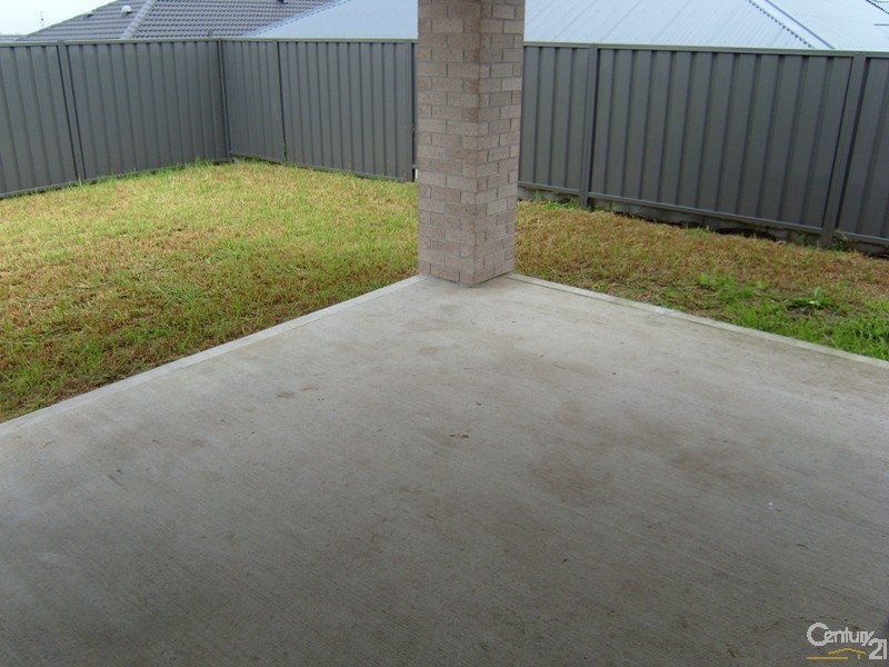 15 Graysynd Circuit, Cameron Park NSW 2285