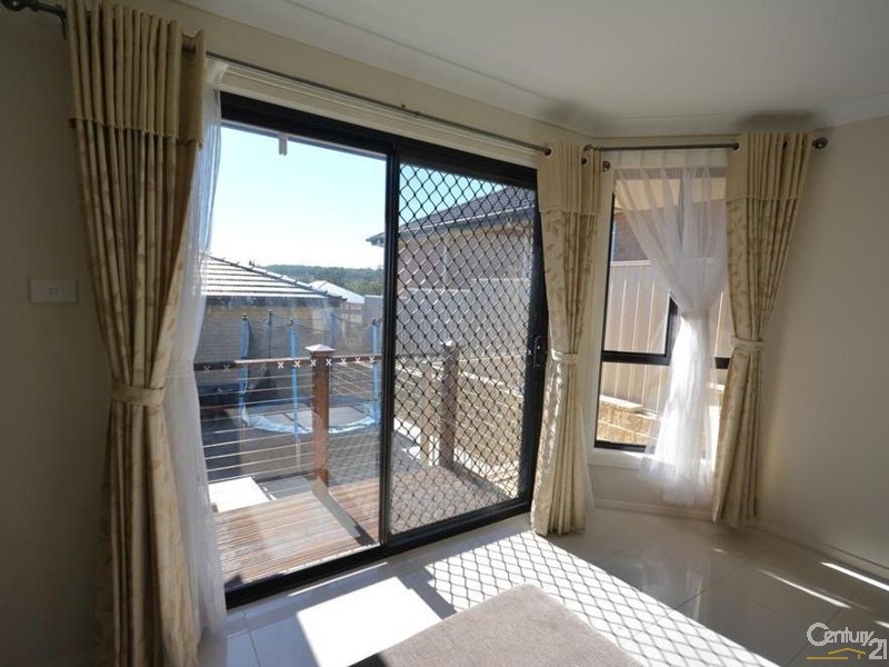 11 Clarkstone Avenue, Cameron Park NSW 2285