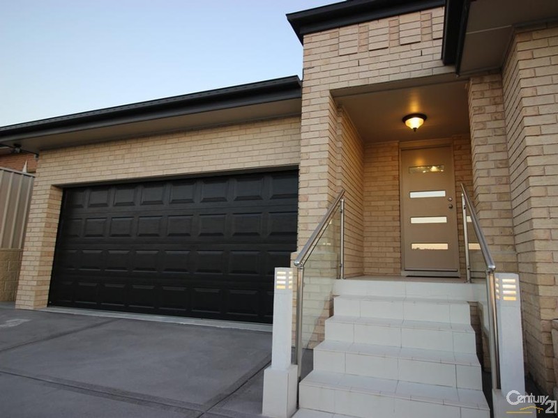 11 Clarkstone Avenue, Cameron Park NSW 2285