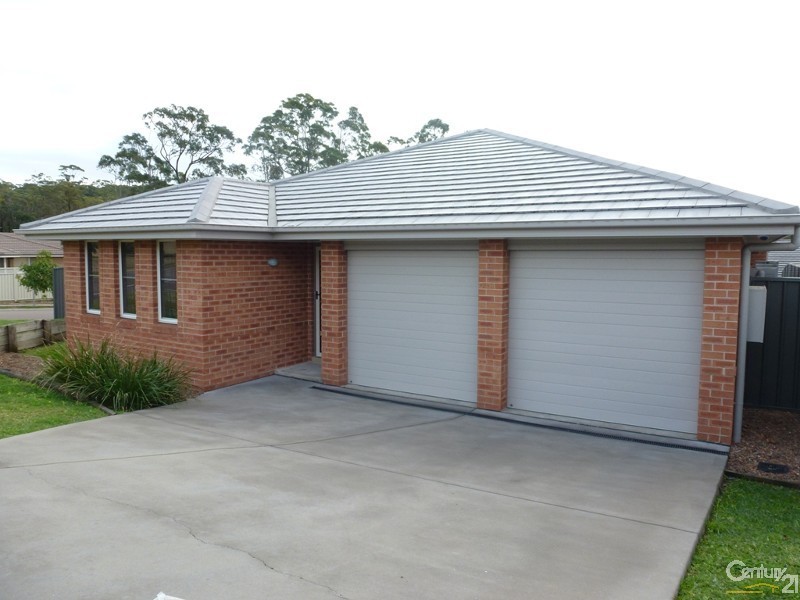 16 Clarkstone Avenue, Cameron Park NSW 2285