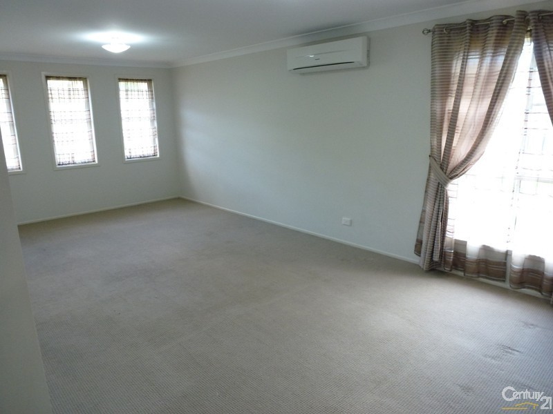 16 Clarkstone Avenue, Cameron Park NSW 2285