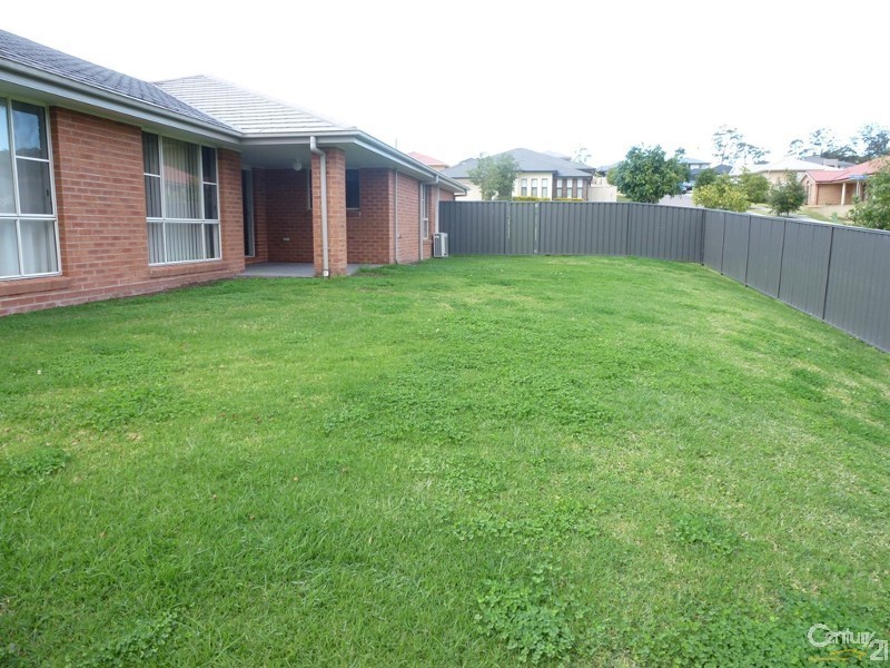 16 Clarkstone Avenue, Cameron Park NSW 2285