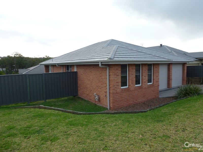 16 Clarkstone Avenue, Cameron Park NSW 2285