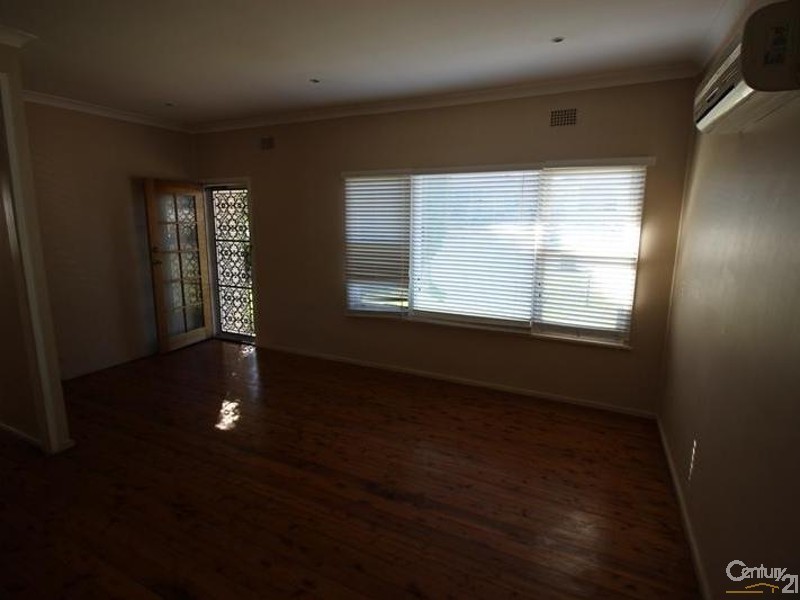 8 Jennings Street, Gateshead NSW 2290