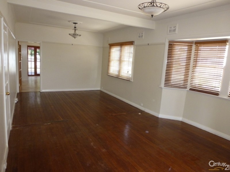 7 Mawson Street, Shortland NSW 2307