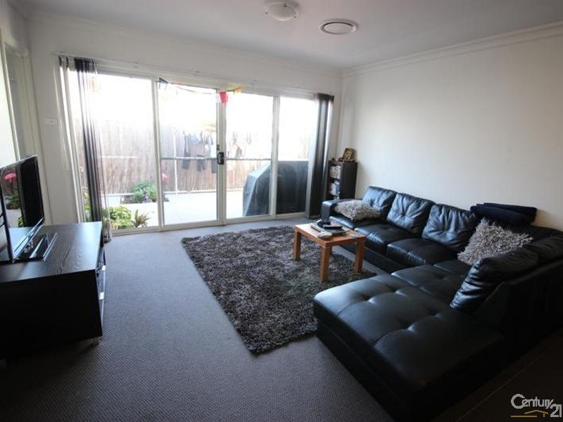 2/76 Harriett Street, Waratah NSW 2298