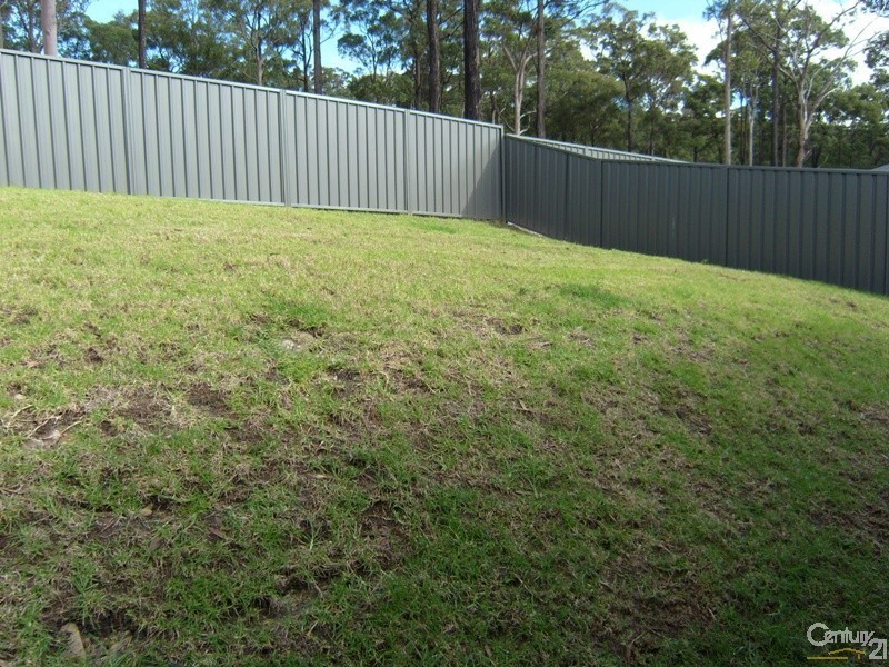 31 Tenyo Street, Cameron Park NSW 2285