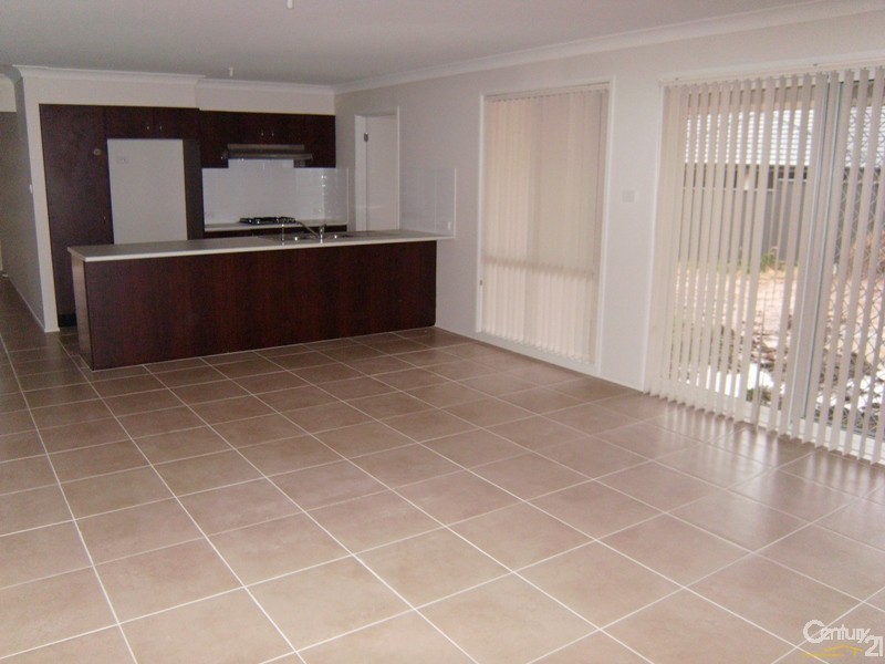 8 Redmond Circuit, Cameron Park NSW 2285