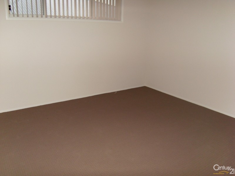 8 Redmond Circuit, Cameron Park NSW 2285