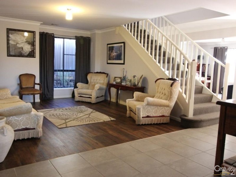 32 Ridgemont Avenue, Cameron Park NSW 2285