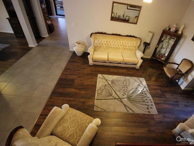 32 Ridgemont Avenue, Cameron Park NSW 2285