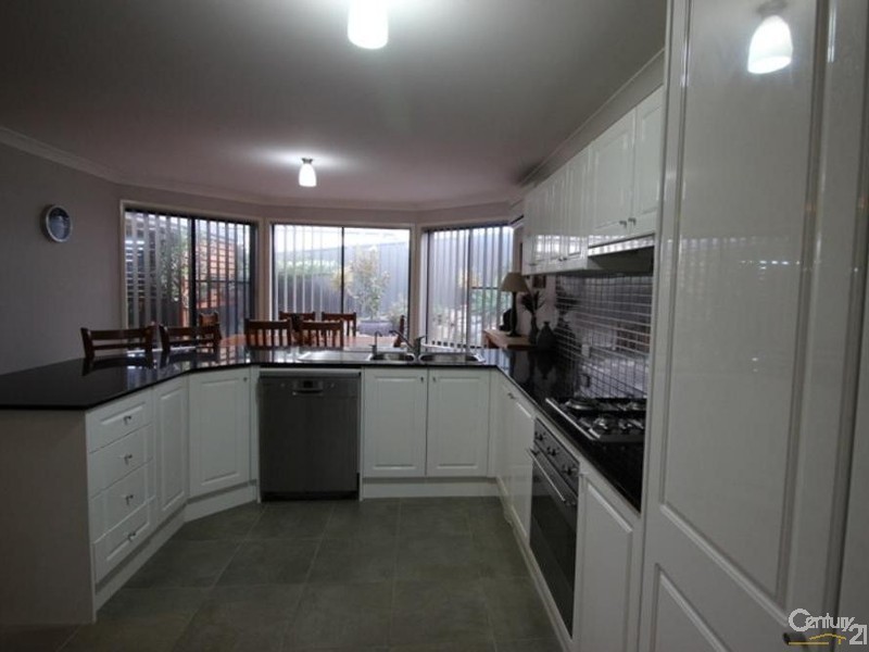 32 Ridgemont Avenue, Cameron Park NSW 2285