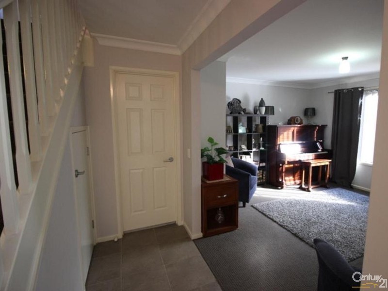 32 Ridgemont Avenue, Cameron Park NSW 2285