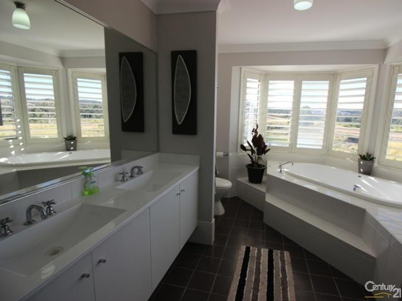 32 Ridgemont Avenue, Cameron Park NSW 2285