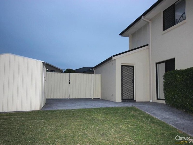 33 Araminta Chase, Cameron Park NSW 2285