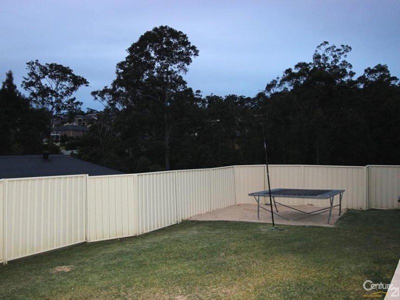 33 Araminta Chase, Cameron Park NSW 2285