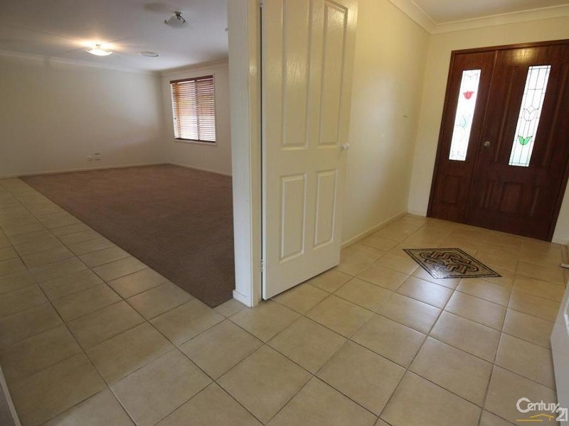 39 Araminta Chase, Cameron Park NSW 2285